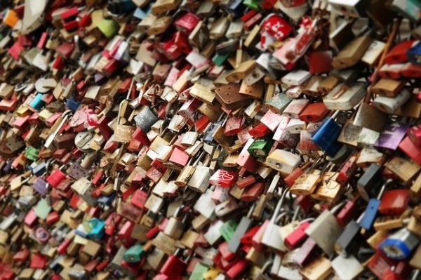 French love locks are a physical expression of these beautifully romantic phrases