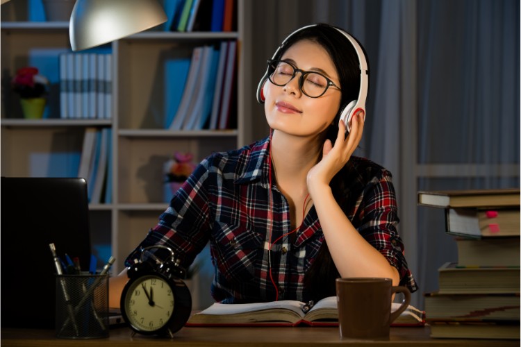 The Balance Between Listening and Reading